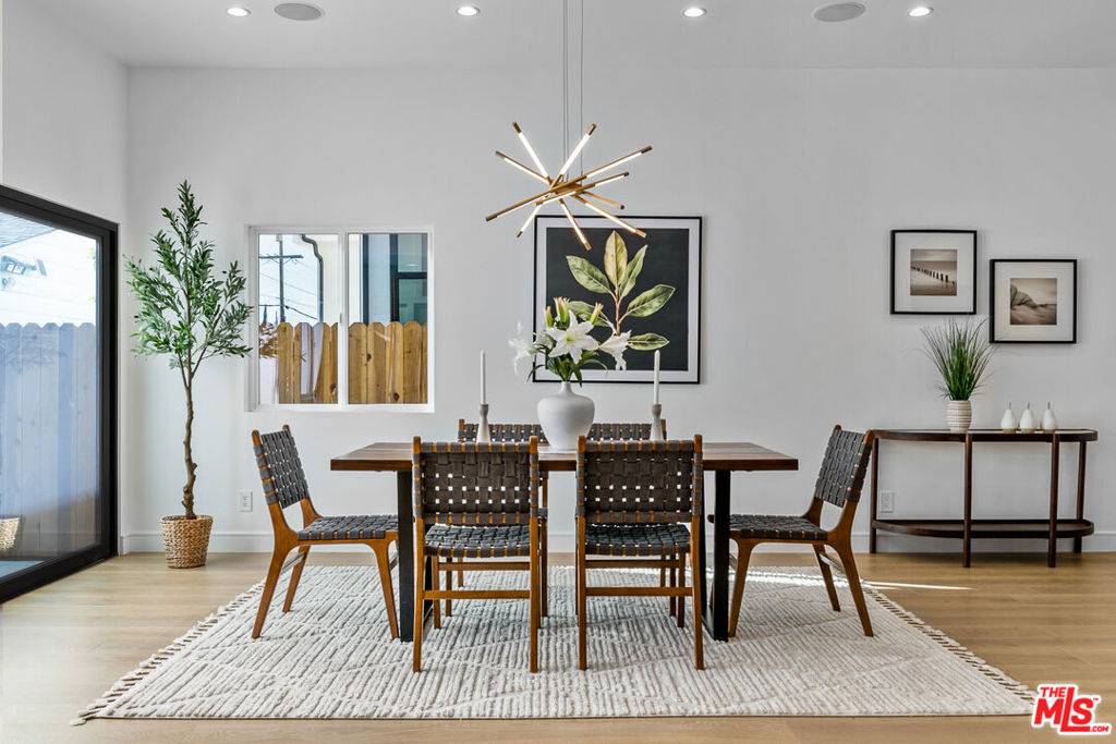 Encino, CA 91316,17624 Martha ST
