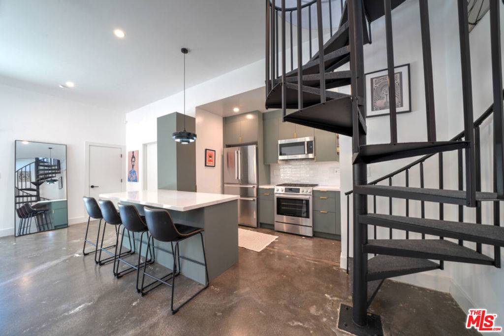 Malibu, CA 90265,24641 Piuma RD