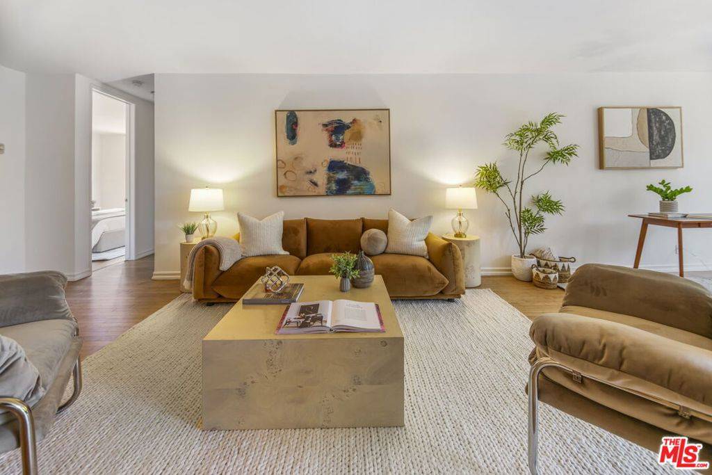 11918 Kiowa AVE #104, Los Angeles, CA 90049