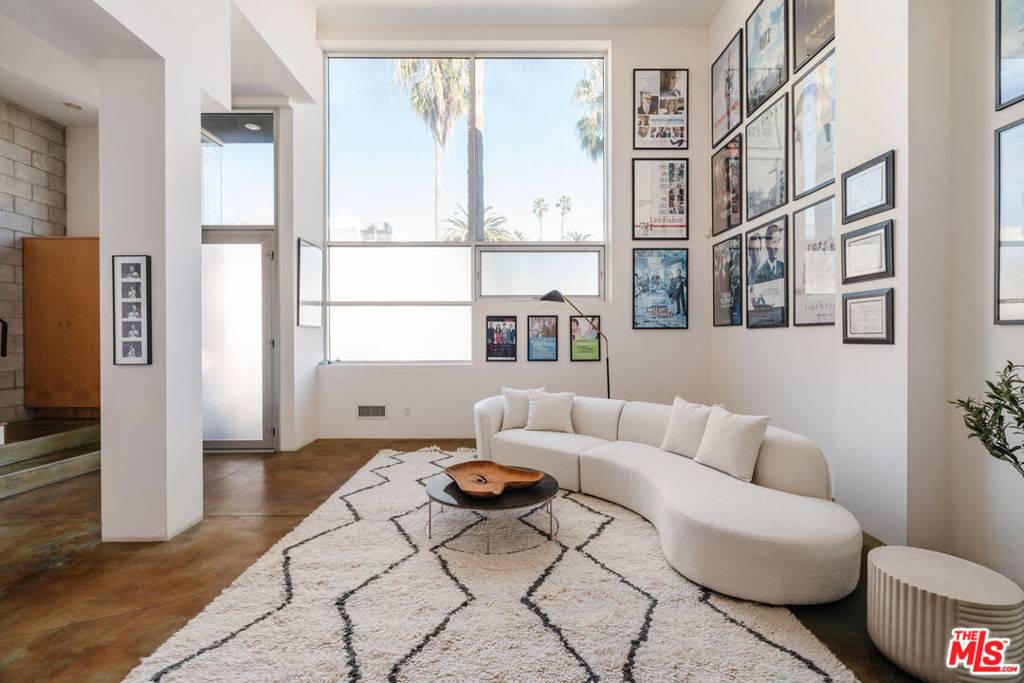 Venice, CA 90291,1320 Abbot Kinney BLVD