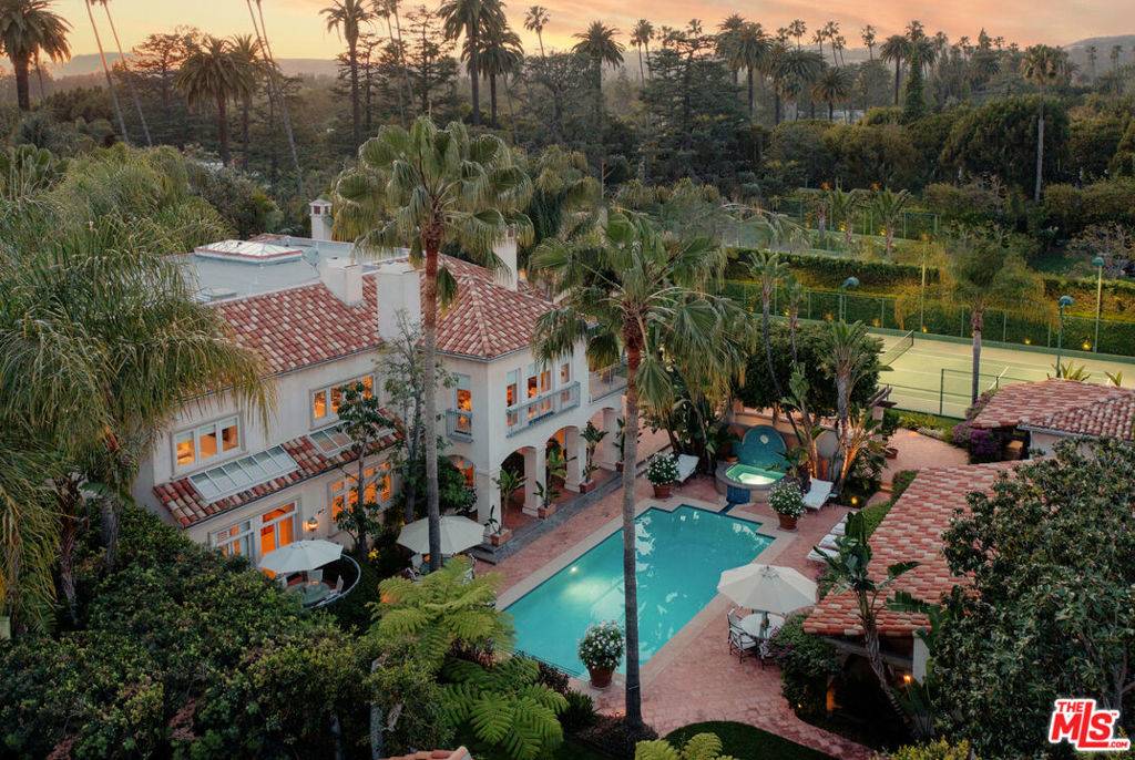 812 N BEDFORD DR, Beverly Hills, CA 90210