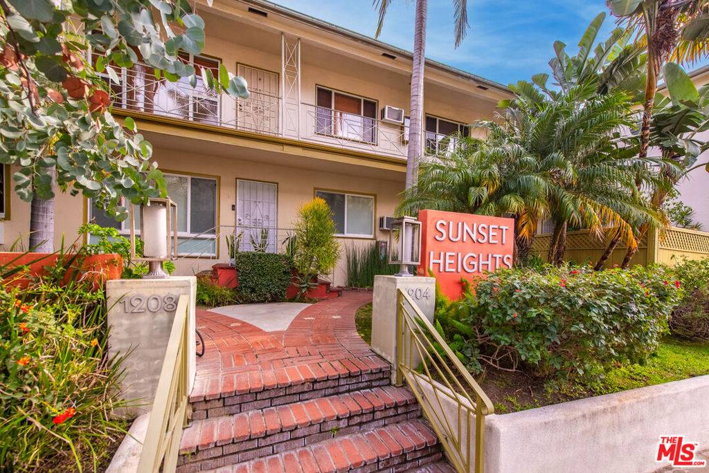 West Hollywood, CA 90046,1208 N Crescent Heights Blvd #4