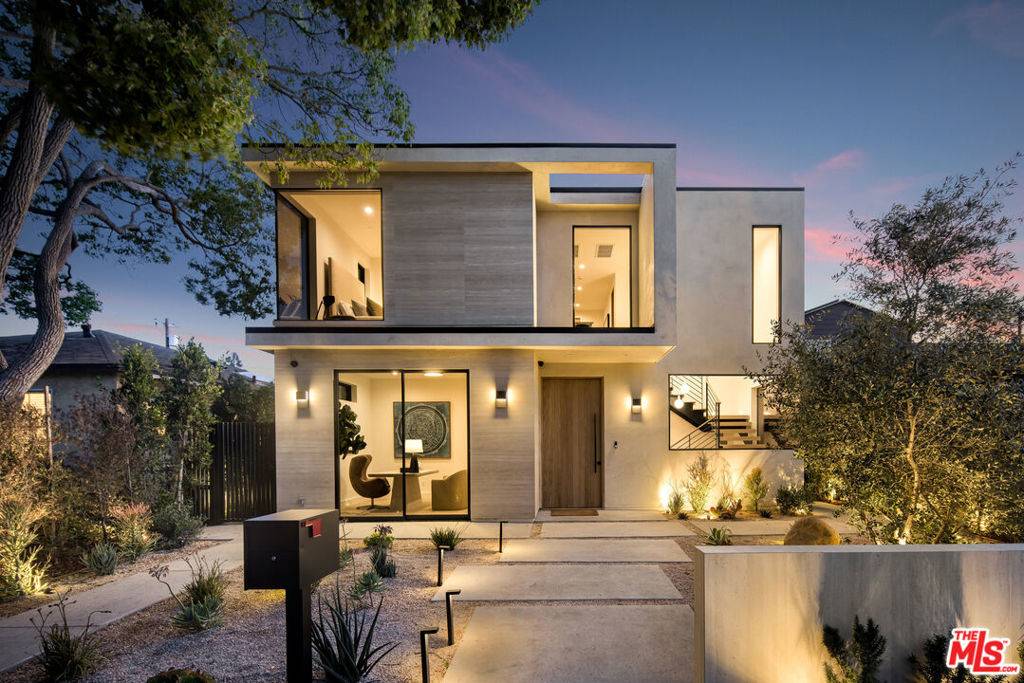 2115 Walnut AVE, Venice, CA 90291