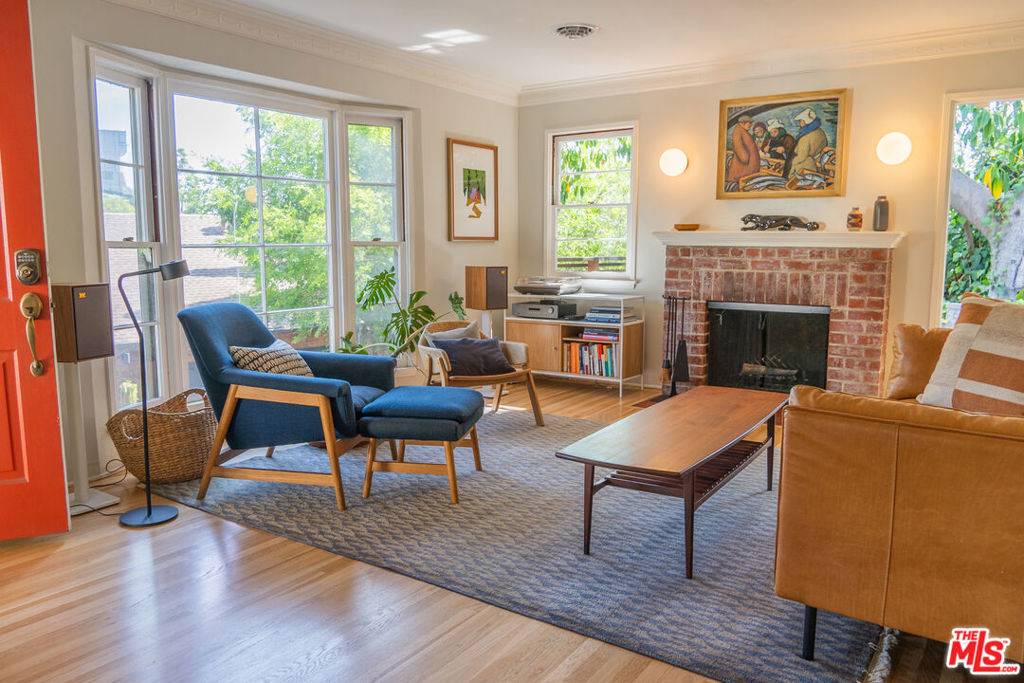 2434 Cazaux PL, Los Angeles, CA 90068
