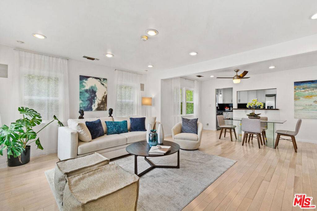 Sherman Oaks, CA 91403,14745 Hartsook ST