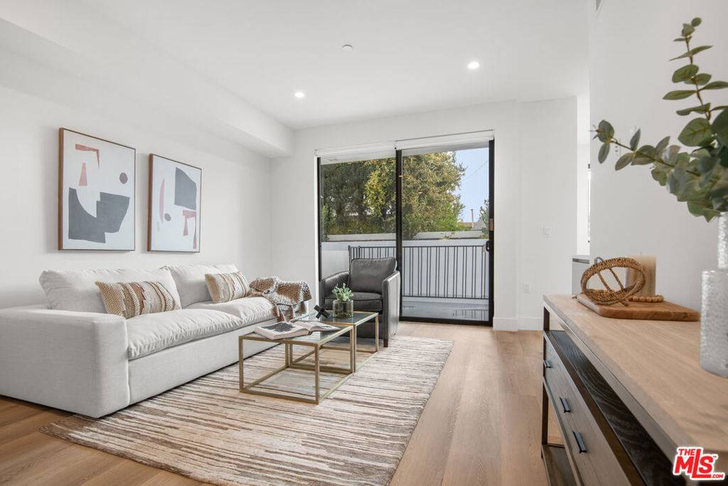 8326 Blackburn AVE #Unit #203, Los Angeles, CA 90048