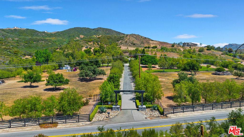 Malibu, CA 90265,33269 Mulholland HWY