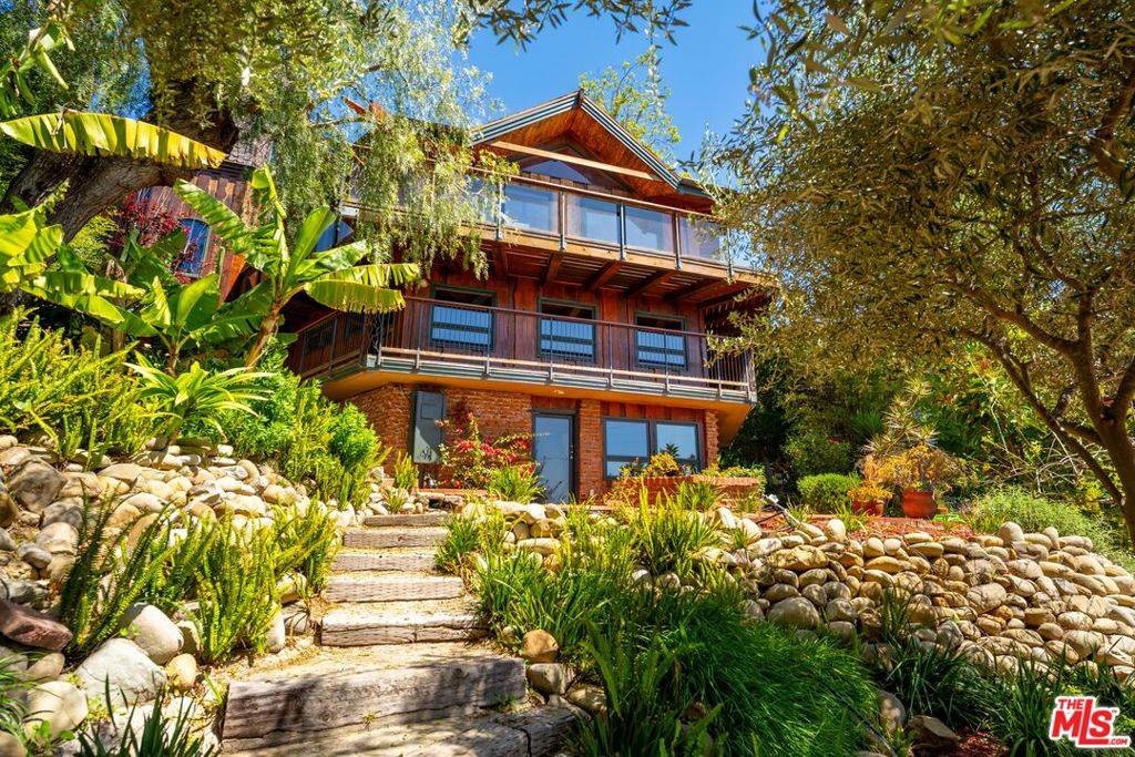 Ventura, CA 93001,440 Mariposa DR