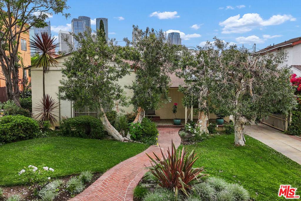 1926 Thayer AVE, Los Angeles, CA 90025