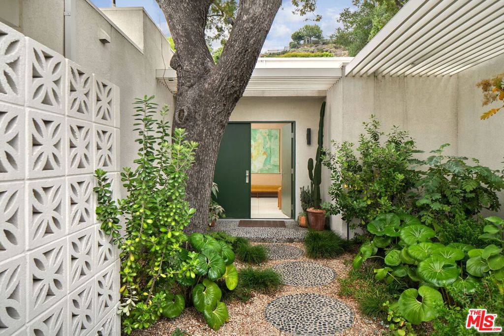 Studio City, CA 91604,11513 Dona Cecilia DR