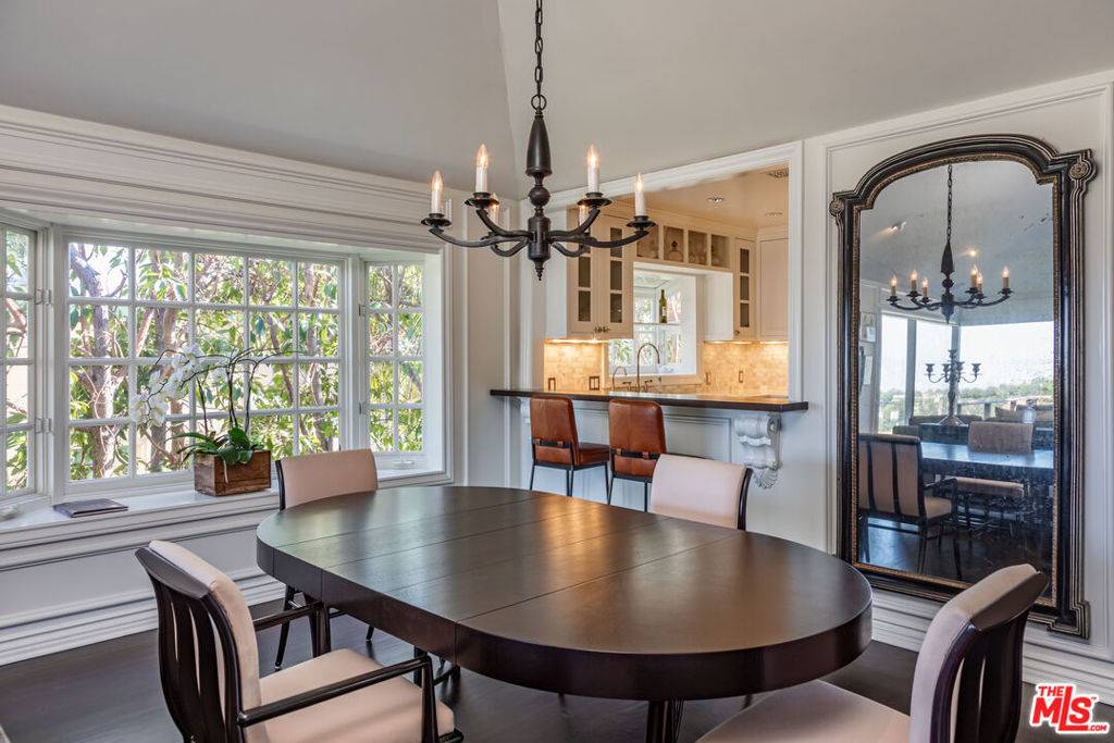 Beverly Hills, CA 90210,1612 Gilcrest DR
