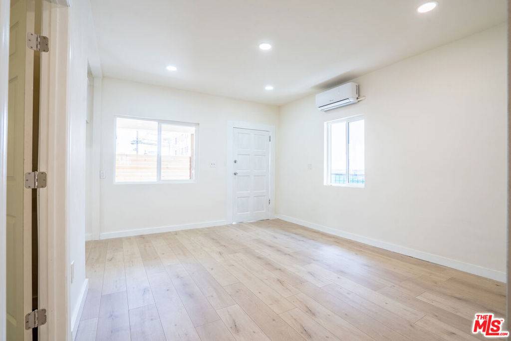 Los Angeles, CA 90006,1245 S Berendo ST