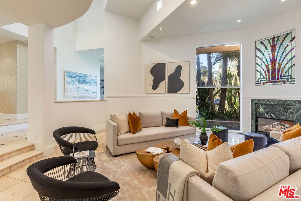 Santa Monica, CA 90402,739 20th ST