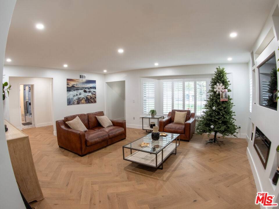 Duarte, CA 91010,317 Clarkview DR