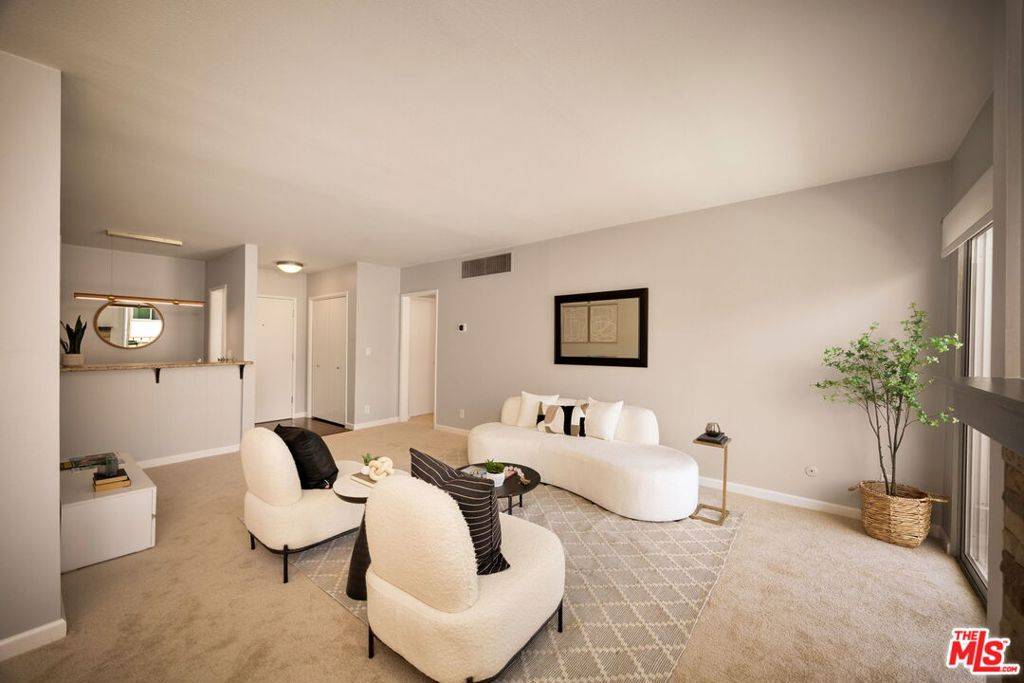 West Hollywood, CA 90069,927 N Kings RD #306