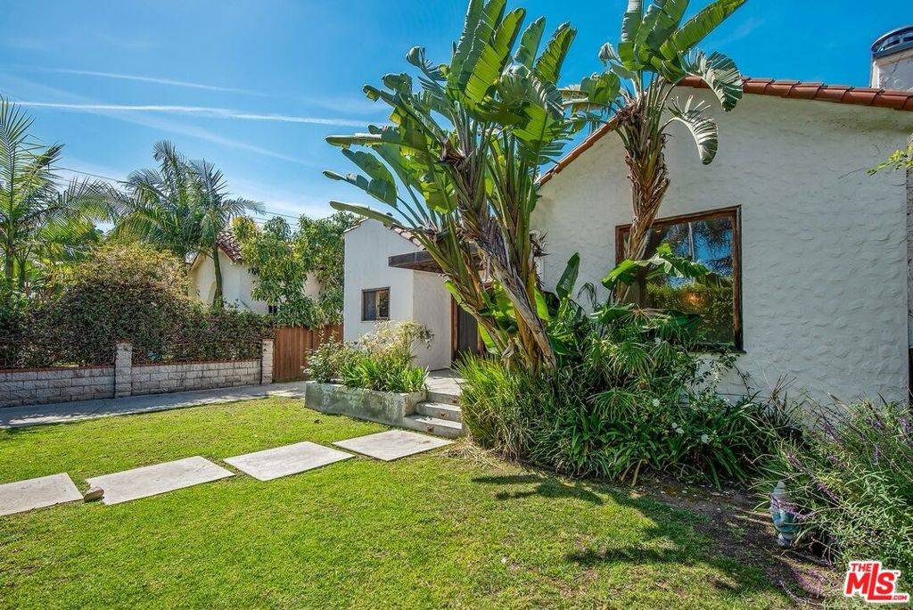 411 N Kings RD, Los Angeles, CA 90048