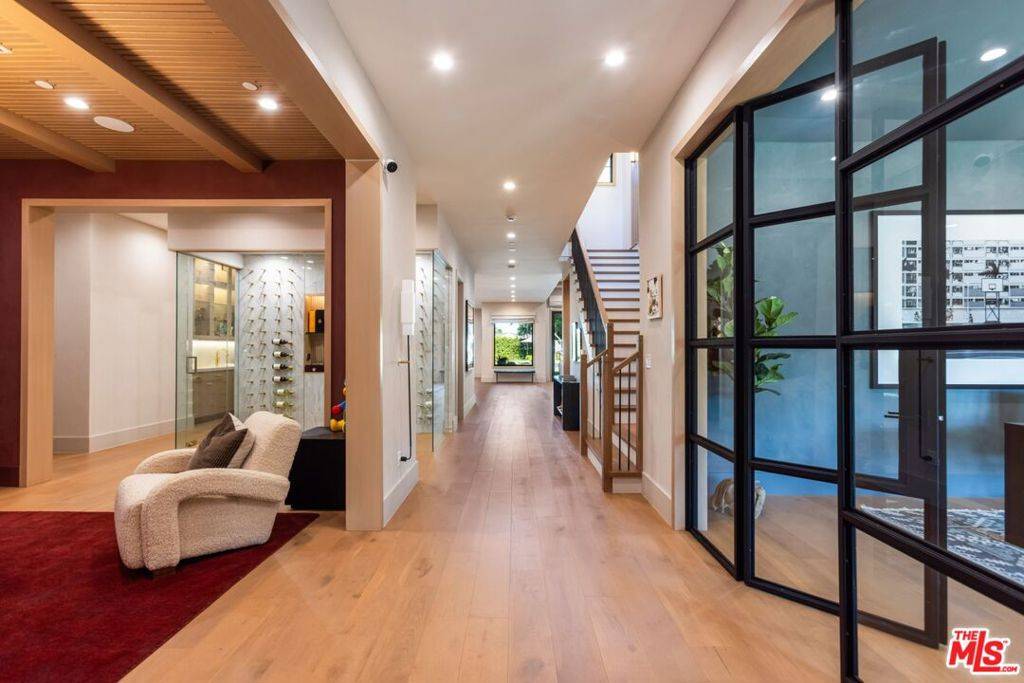 Encino, CA 91436,5084 Valjean AVE