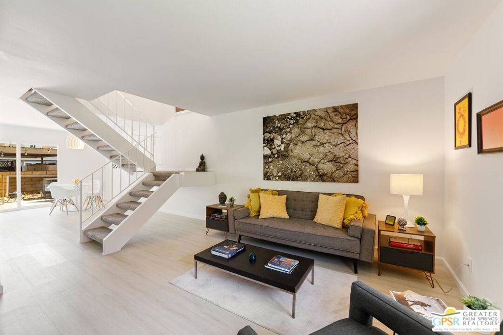 2252 N Indian Canyon DR #E, Palm Springs, CA 92262