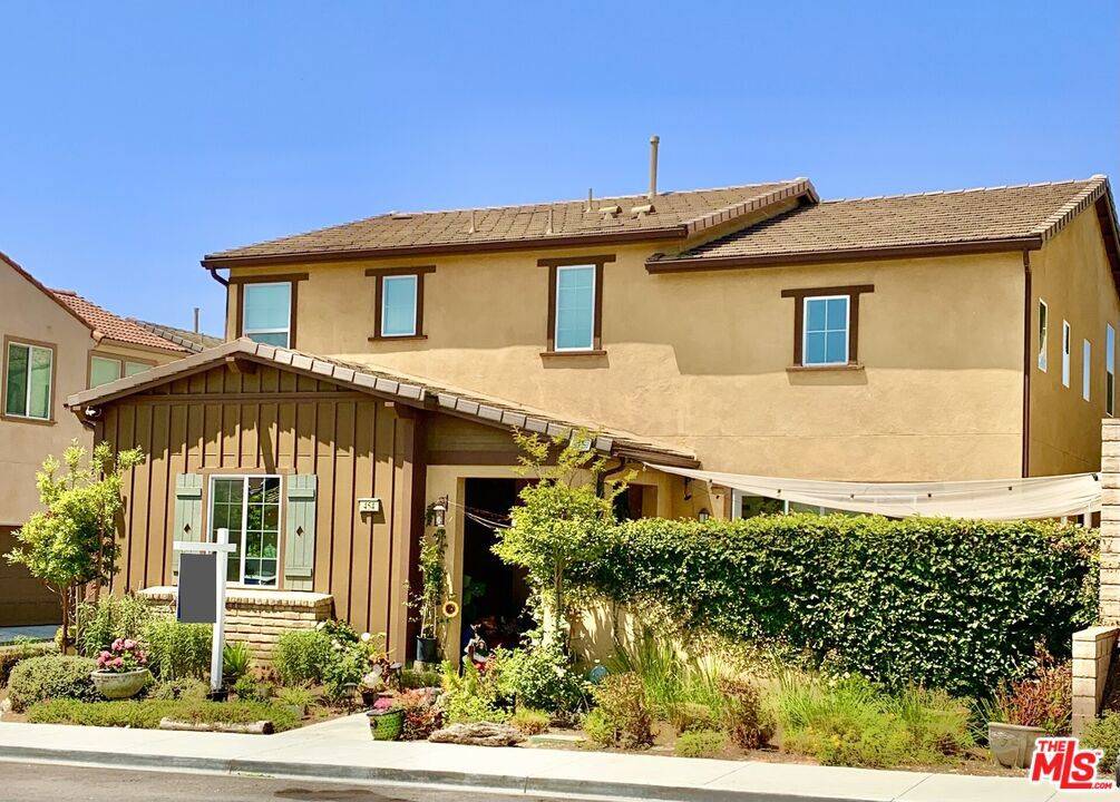 454 Tibbetts ST, Santa Paula, CA 93060