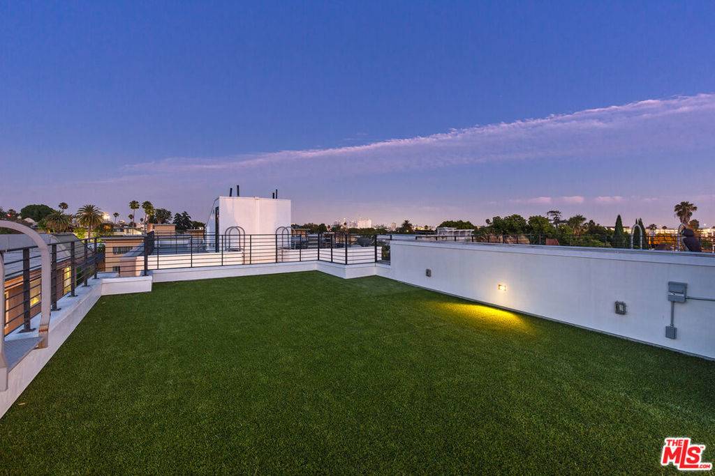 1337 N Fuller AVE, Los Angeles, CA 90046