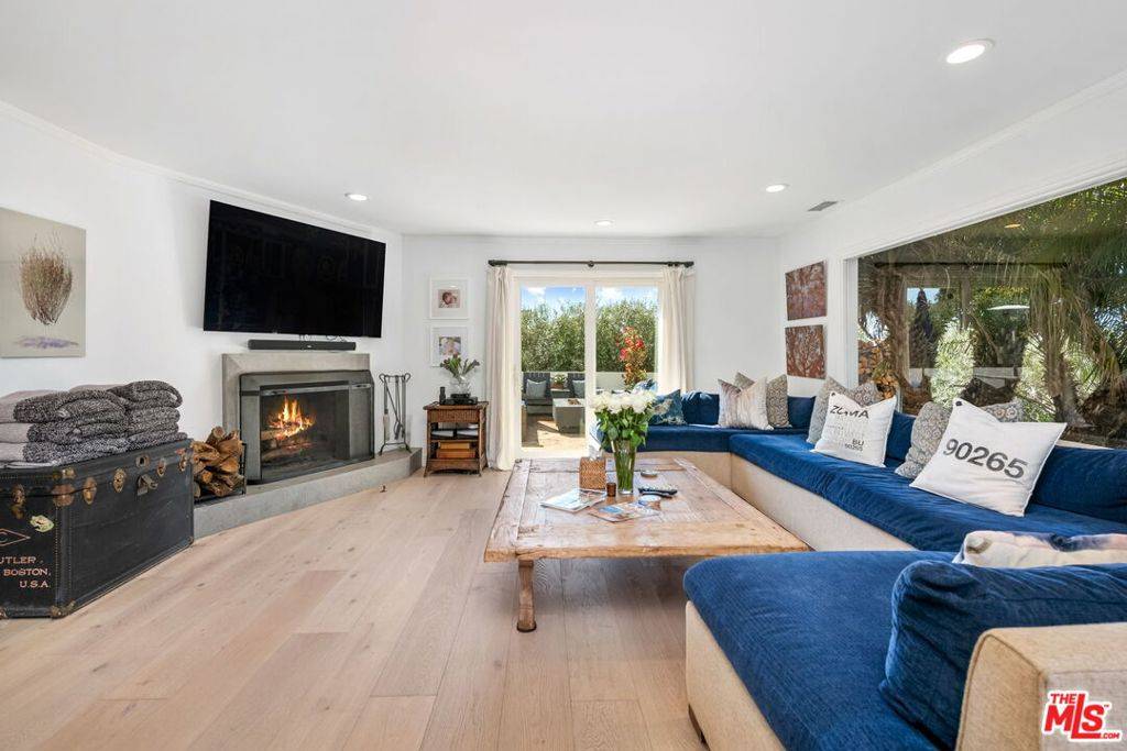 Malibu, CA 90265,4908 Bunnie LN