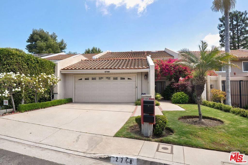 Los Angeles, CA 90077,2748 Bottlebrush DR