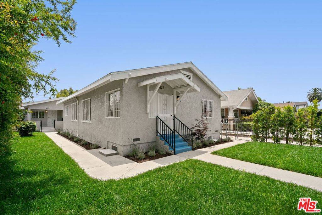 822 W 65th ST, Los Angeles, CA 90044
