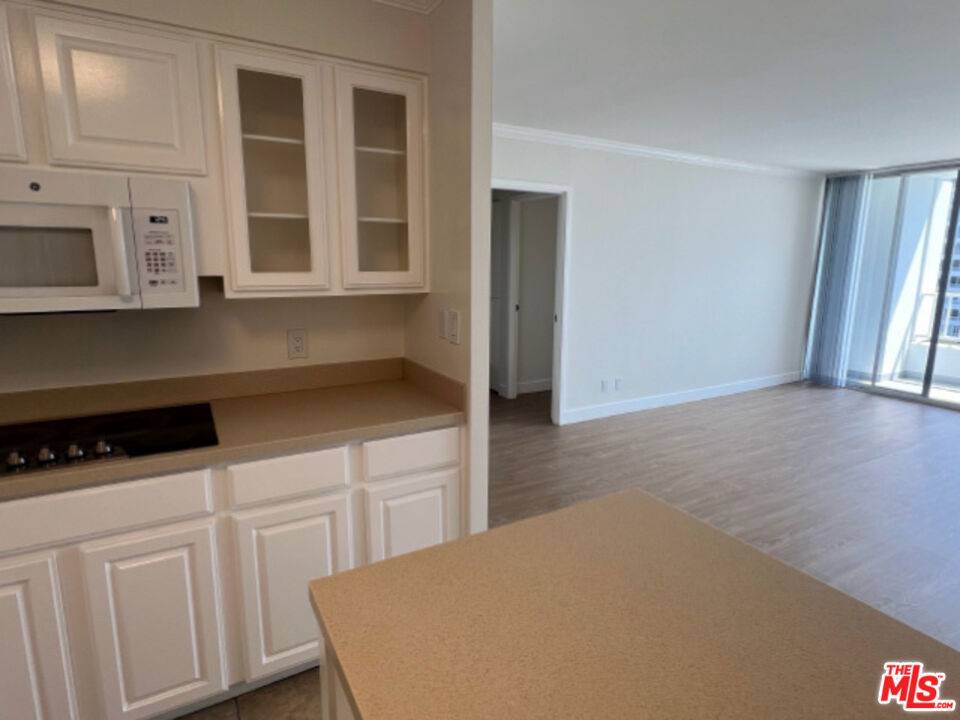 Santa Monica, CA 90405,2700 Neilson WAY #728