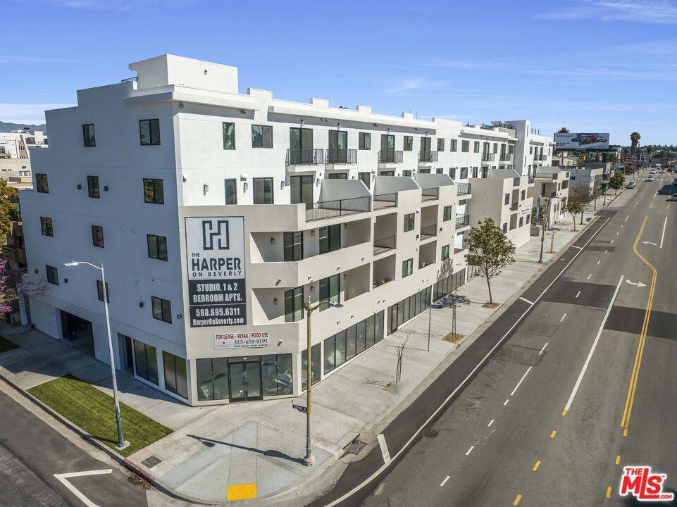 Los Angeles, CA 90004,3977 Beverly BLVD #111