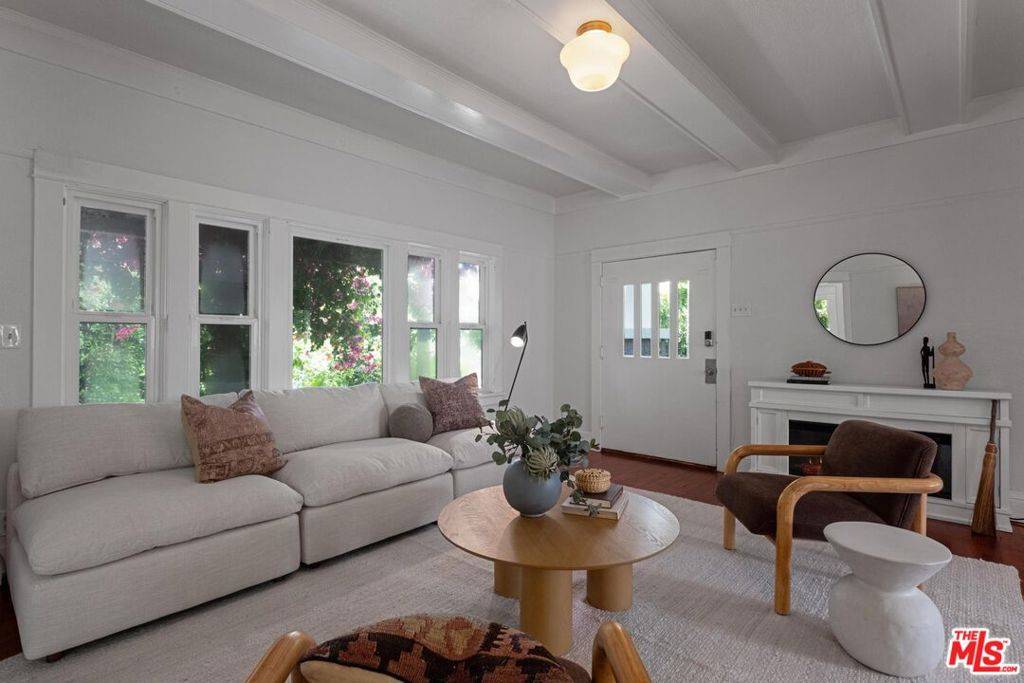 Los Angeles, CA 90062,5200 S Wilton PL