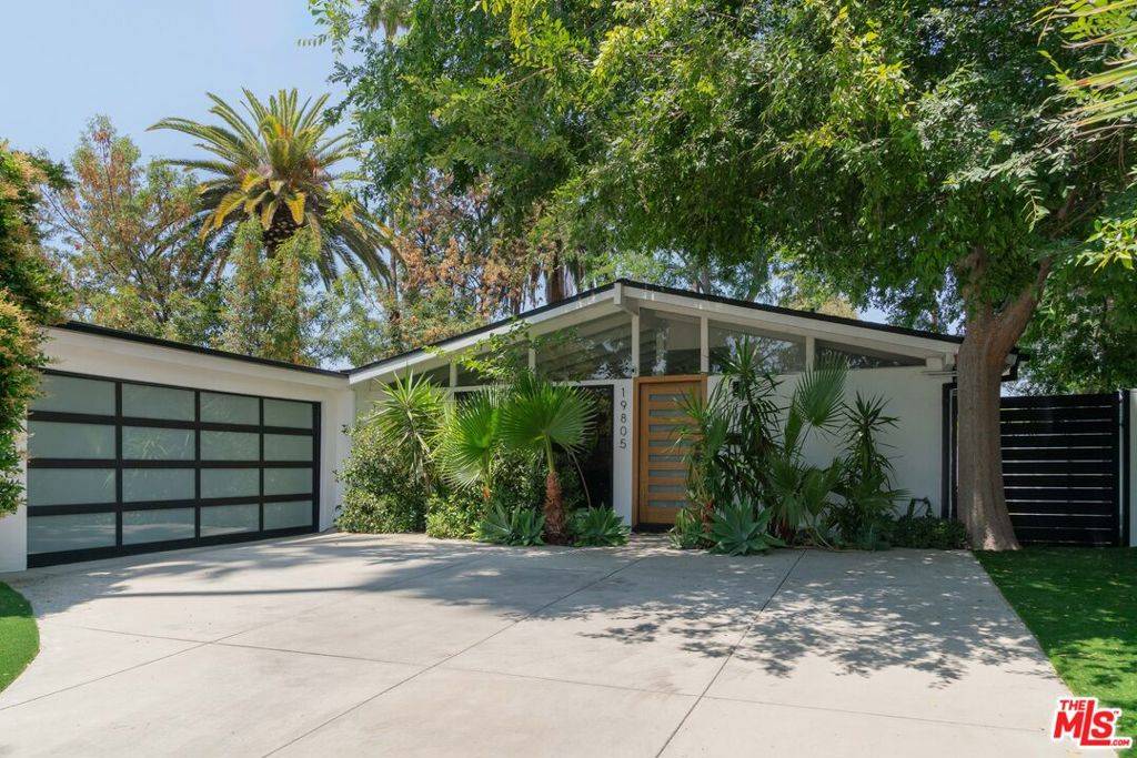 19805 Hamlin ST, Woodland Hills, CA 91367