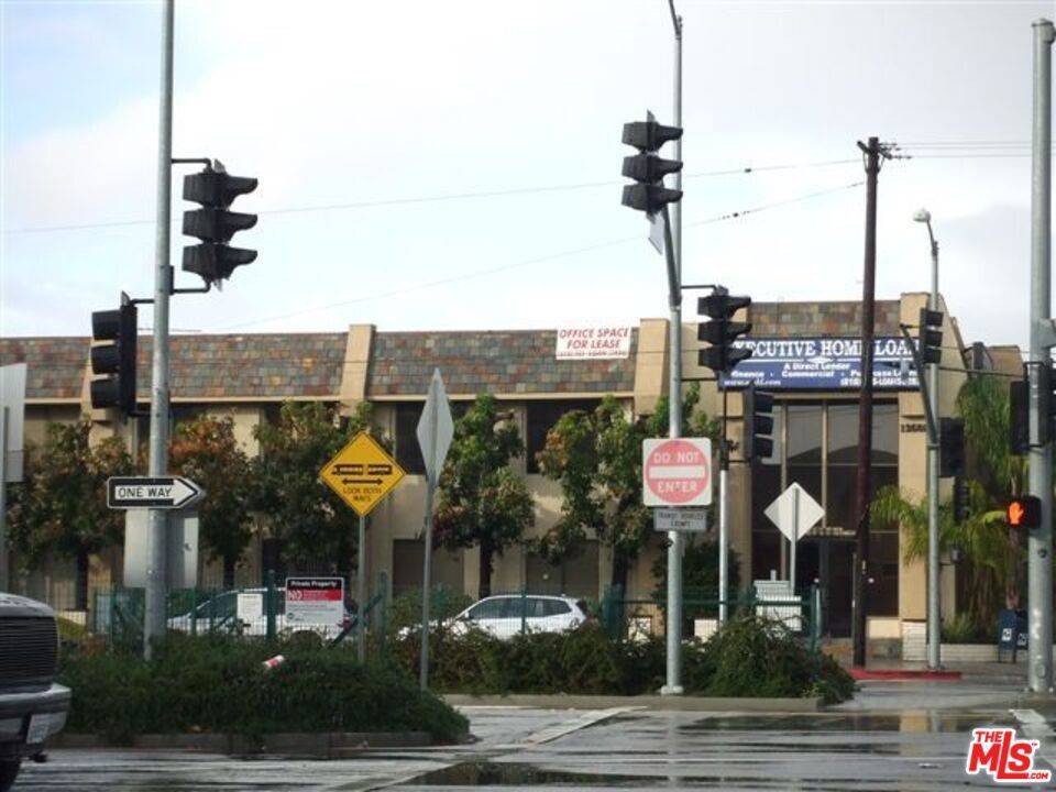12501 CHANDLER BLVD #104, Valley Village, CA 91607