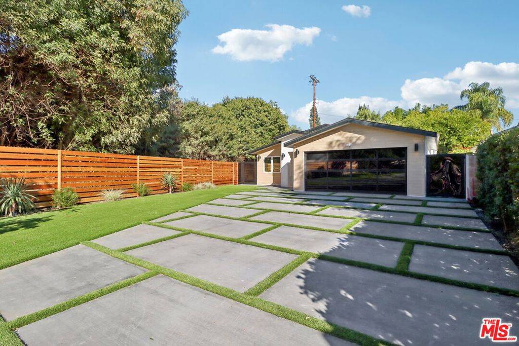 Sherman Oaks, CA 91423,4656 Greenbush AVE