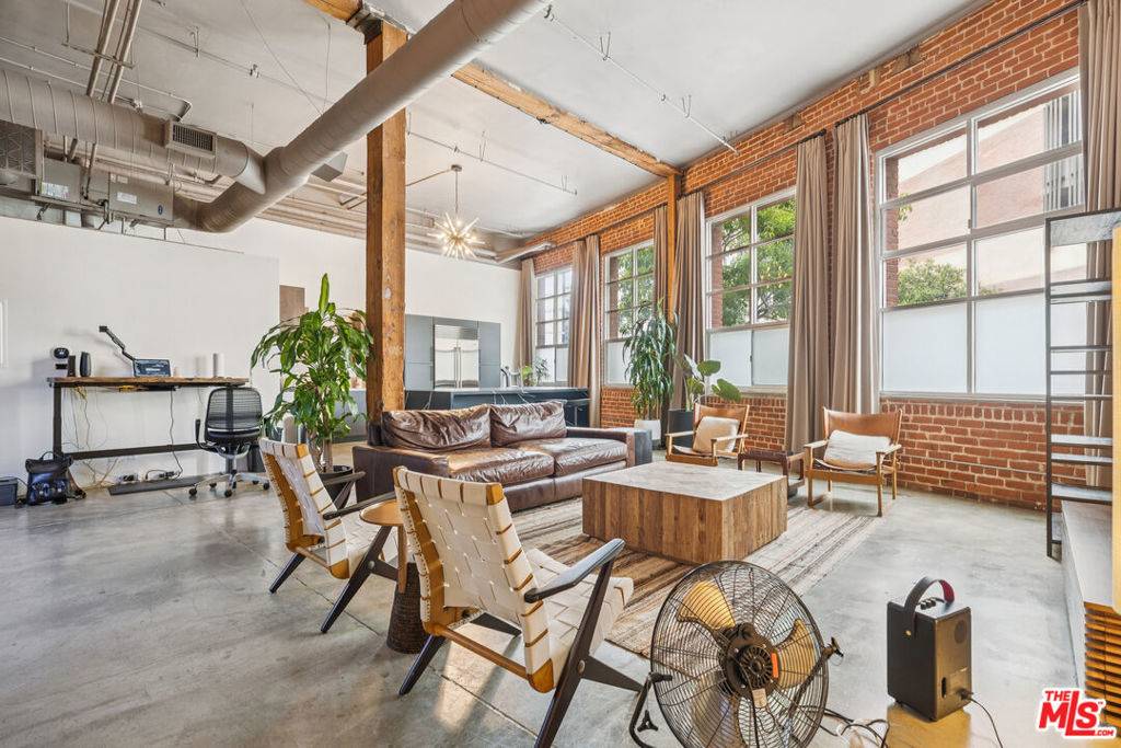 500 Molino ST #103, Los Angeles, CA 90013