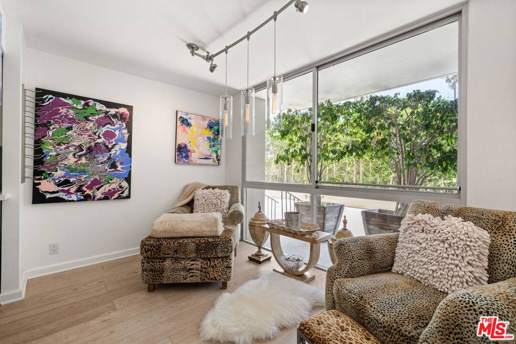 Santa Monica, CA 90402,201 Ocean AVE #305B
