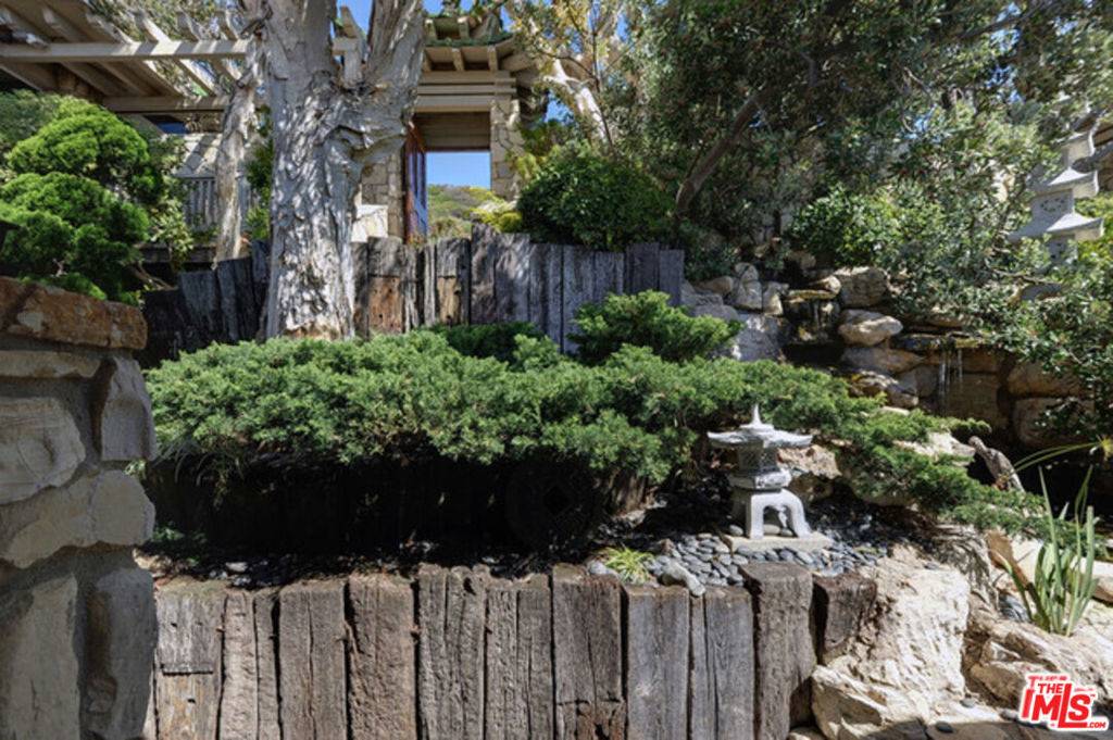 Malibu, CA 90265,18842 Pacific Coast HWY