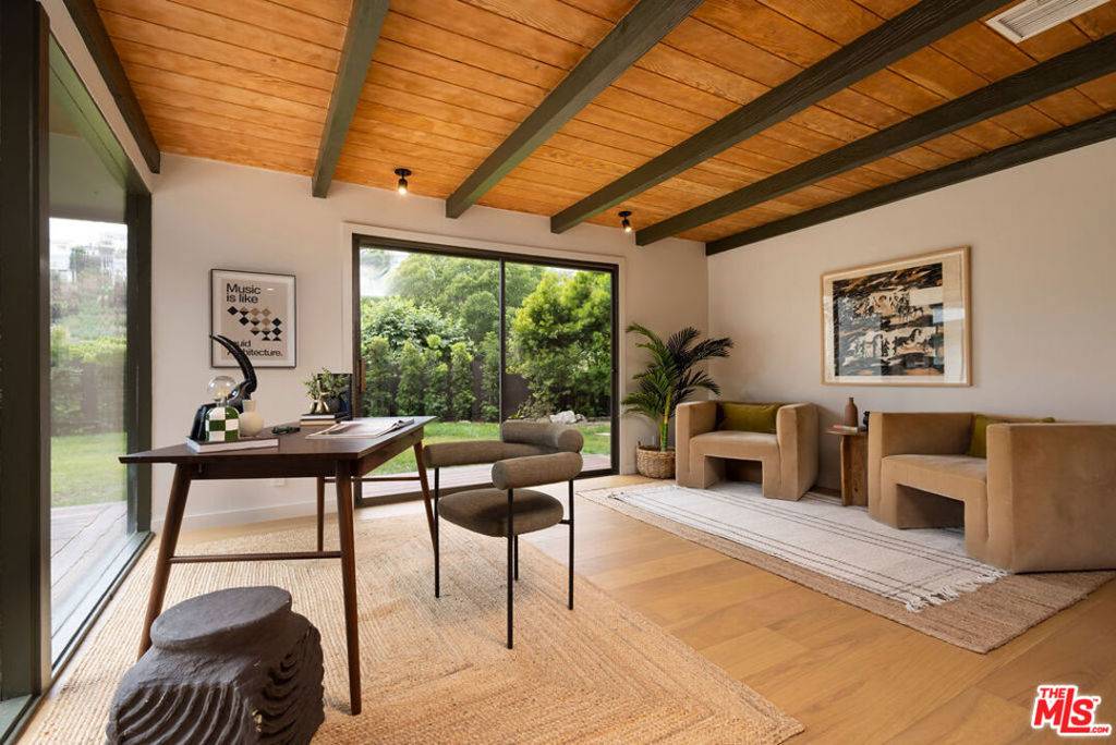 Santa Monica, CA 90402,14629 Hilltree RD