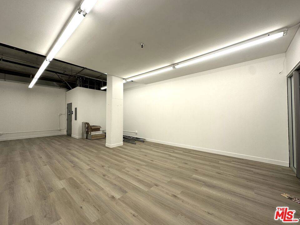 Los Angeles, CA 90021,1015 Crocker ST #P09