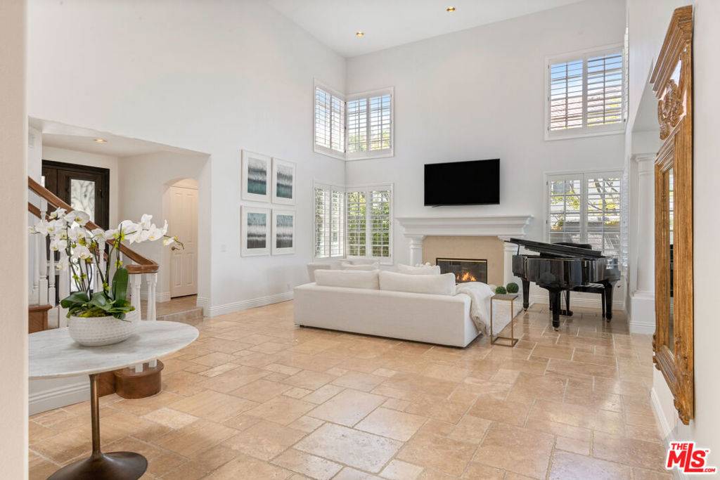 Calabasas, CA 91302,3770 Camino Codorniz