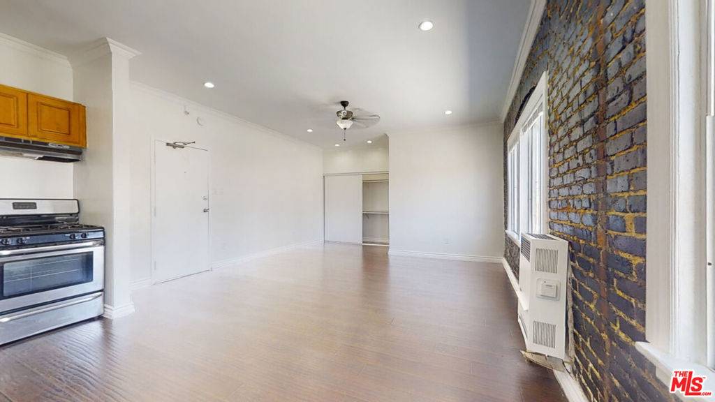 Los Angeles, CA 90005,738 New Hampshire AVE #206