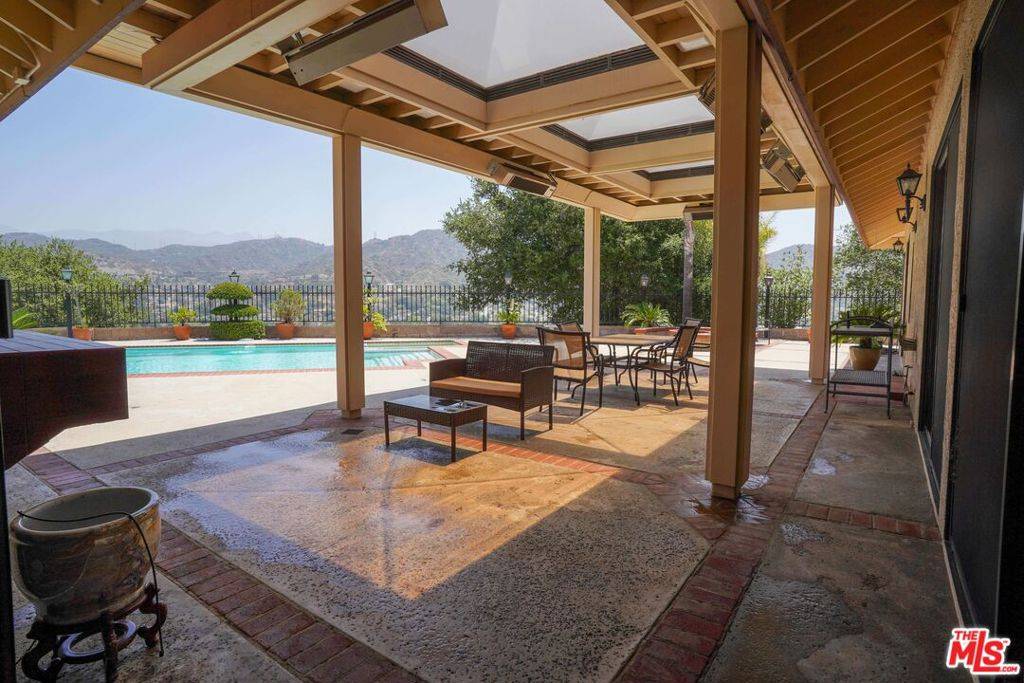 Glendale, CA 91208,1465 Sunshine DR