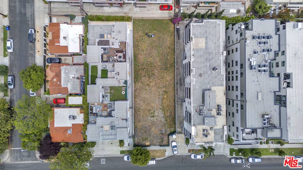 Los Angeles, CA 90048,112 S Croft AVE