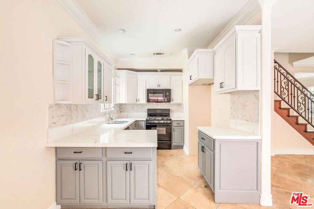 Hawthorne, CA 90250,13743 Cordary AVE