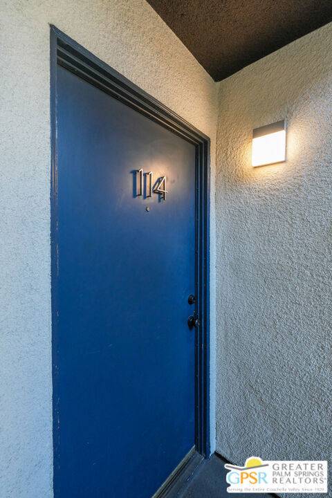 Los Angeles, CA 90038,6525 La Mirada AVE #114