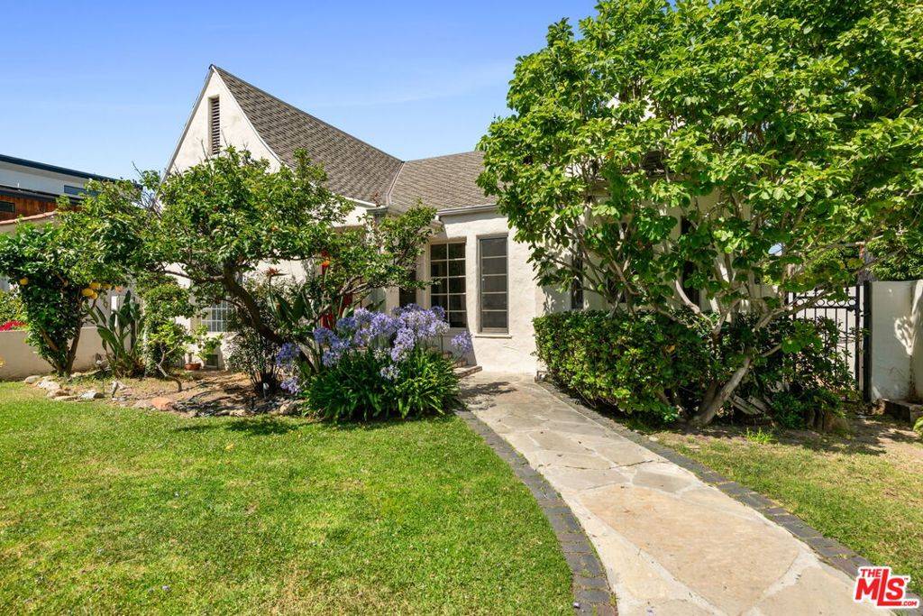 2054 Glendon AVE, Los Angeles, CA 90025