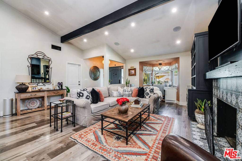 North Hollywood, CA 91602,4635 Bellflower AVE