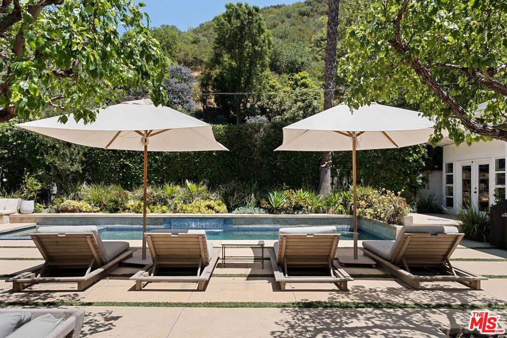 3366 Mandeville Canyon RD, Los Angeles, CA 90049