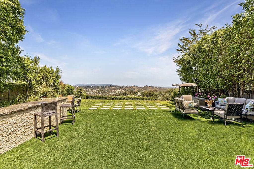 2322 Canyonback RD, Los Angeles, CA 90049