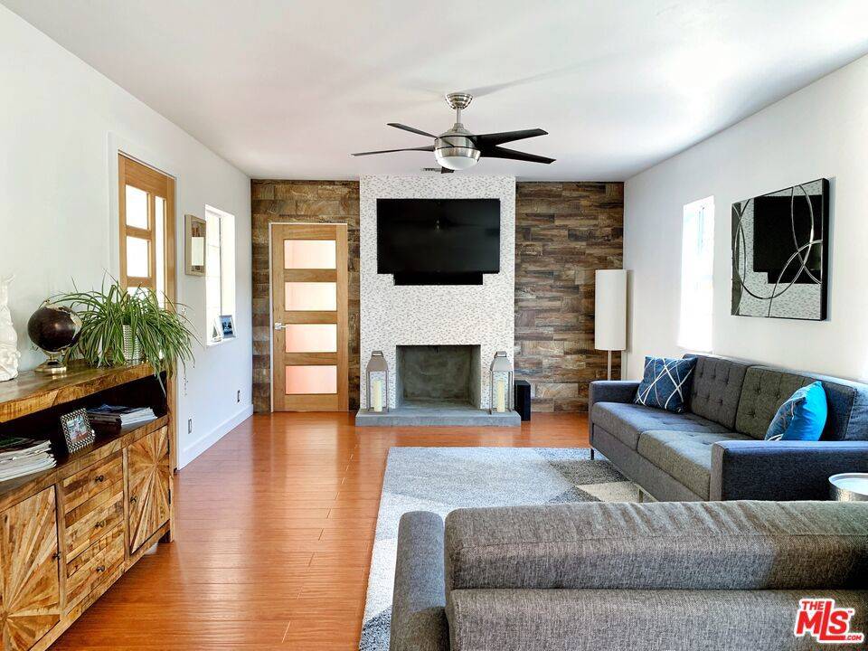 6840 Orion AVE, Van Nuys, CA 91406
