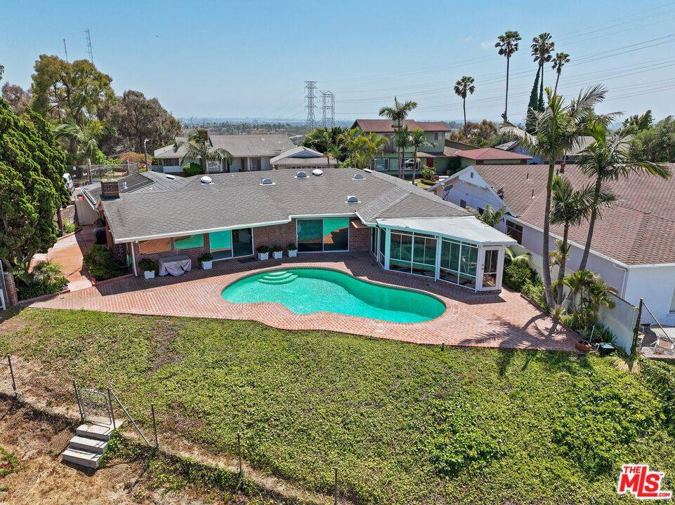 Los Angeles, CA 90008,4260 S Cloverdale AVE